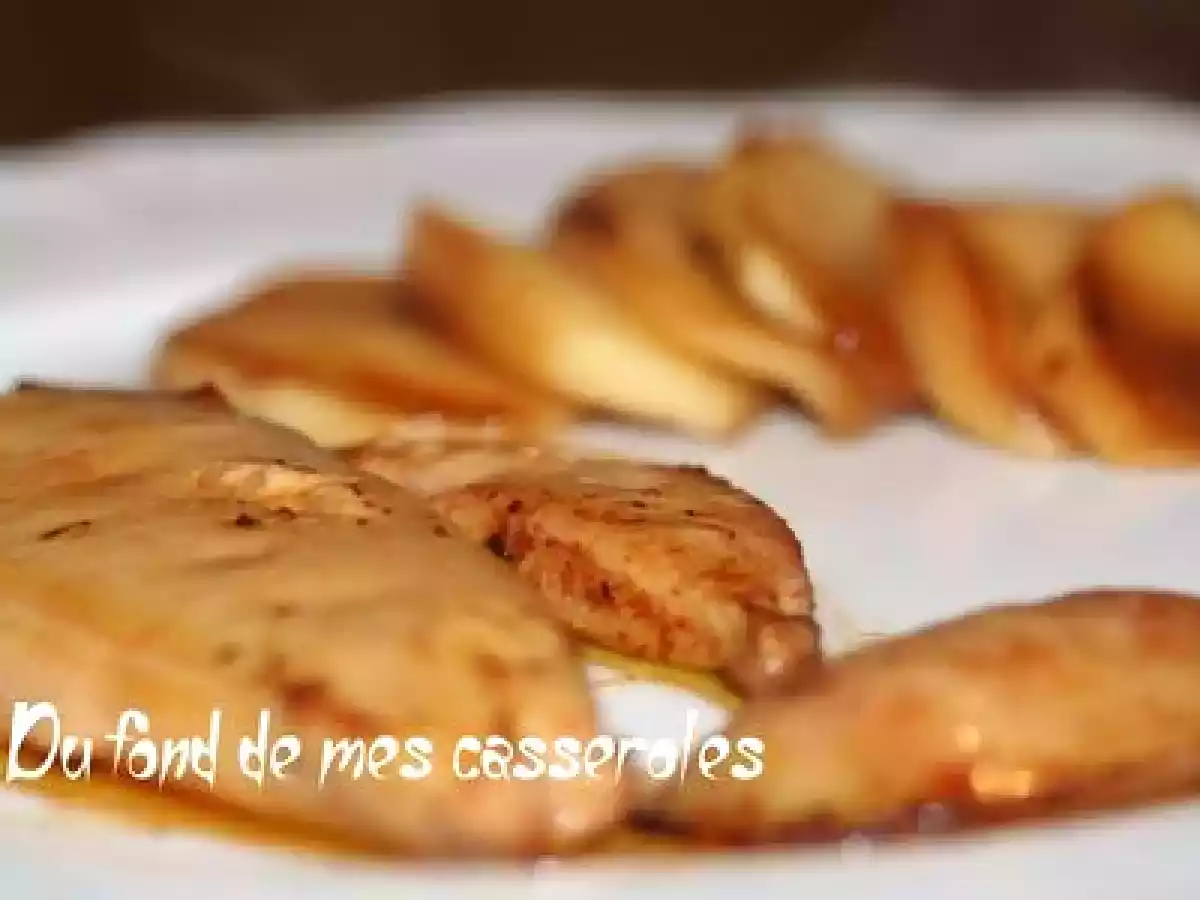 Escalopes de foie gras frais poêlées aux pommes et aux épices
