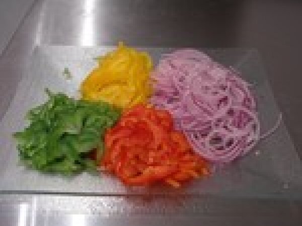 Escalopes De Poulet Grille Au Safran Et Legumes Du Soleil Recette