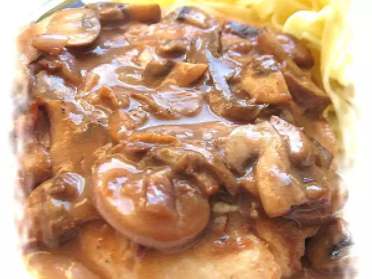 Escalopes de poulet, sauce aux deux champignons
