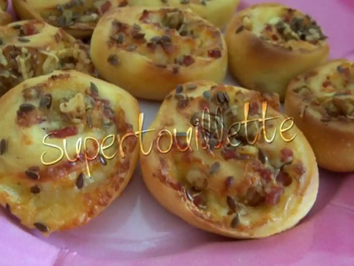 Escargots briochés au jambon, fromage et graines de lin