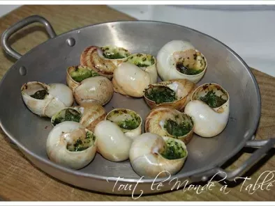 Escargots de bourgogne au beurre persillé - Recette Ptitchef