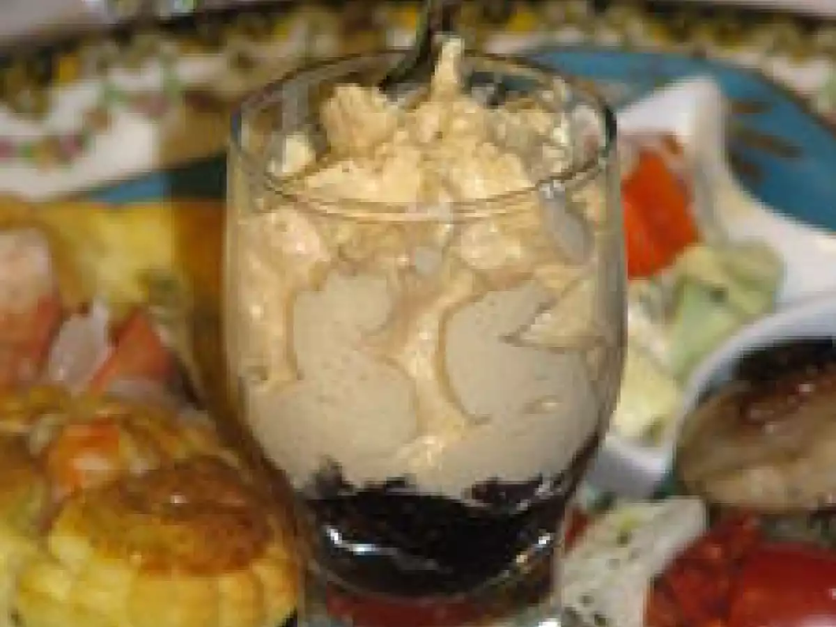 Espuma de foie gras sur confit de figues