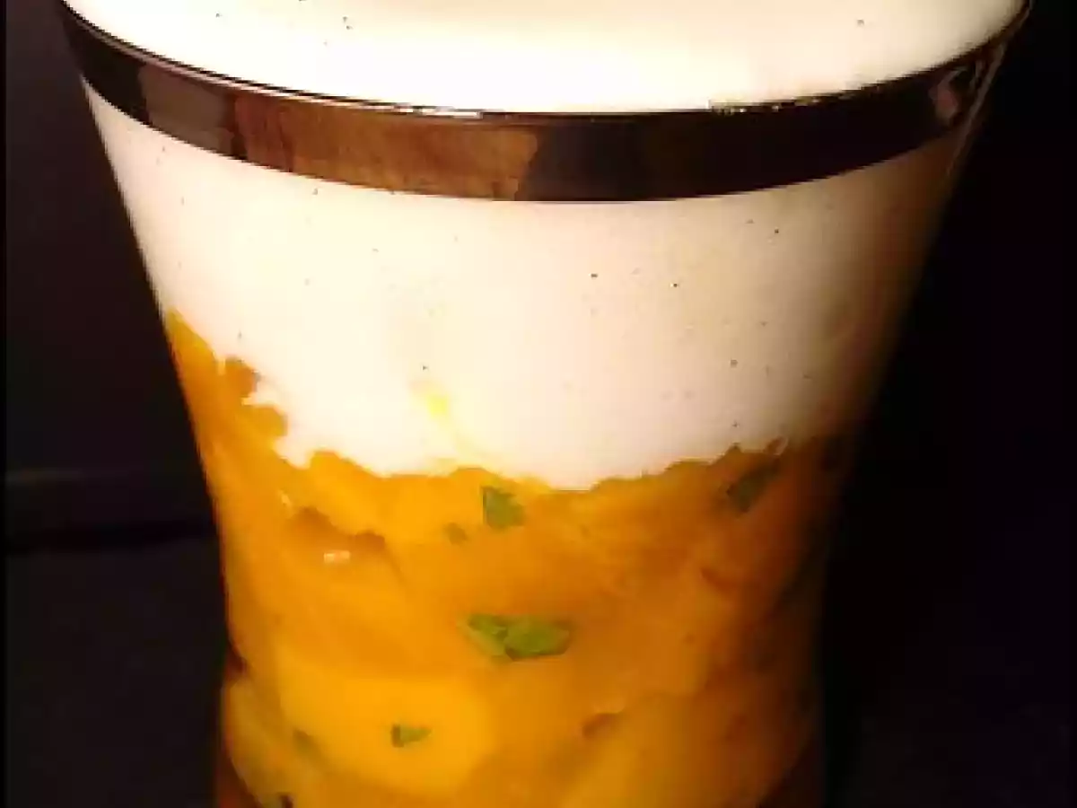 Espuma de riz au lait, mangue et coriandre