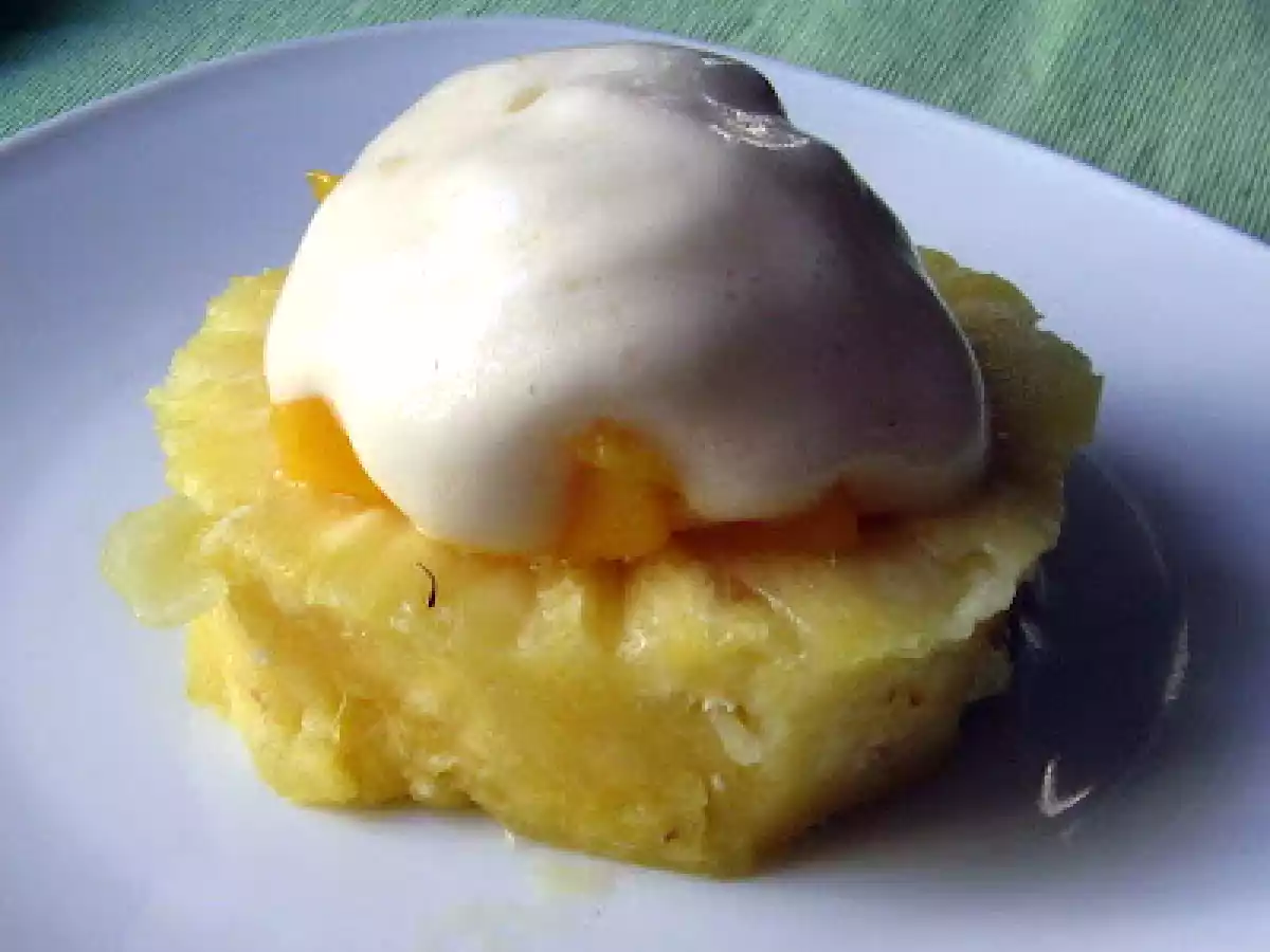Espuma des fruits de la passion à l'ananas