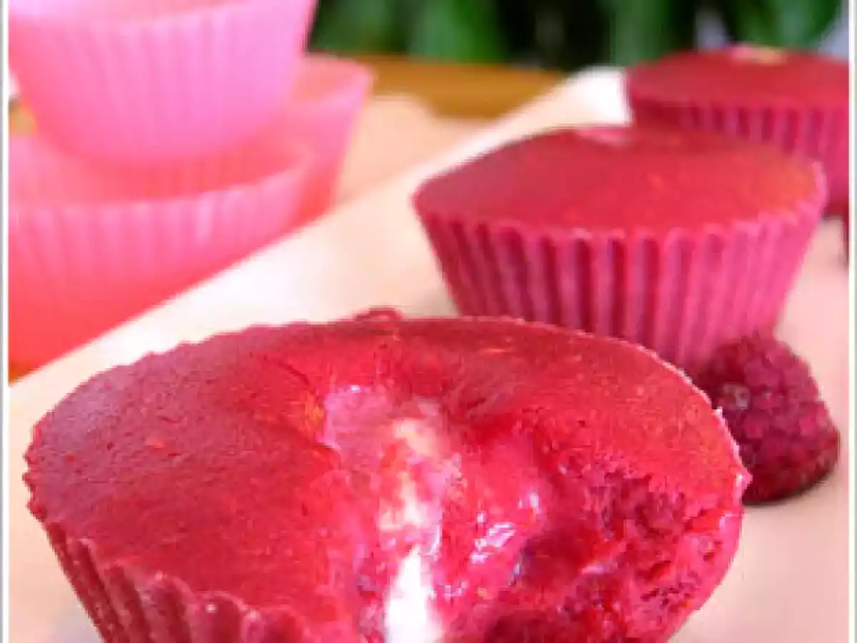 Extra Moelleux de Framboise, Coeur Coulant de Chocolat Blanc