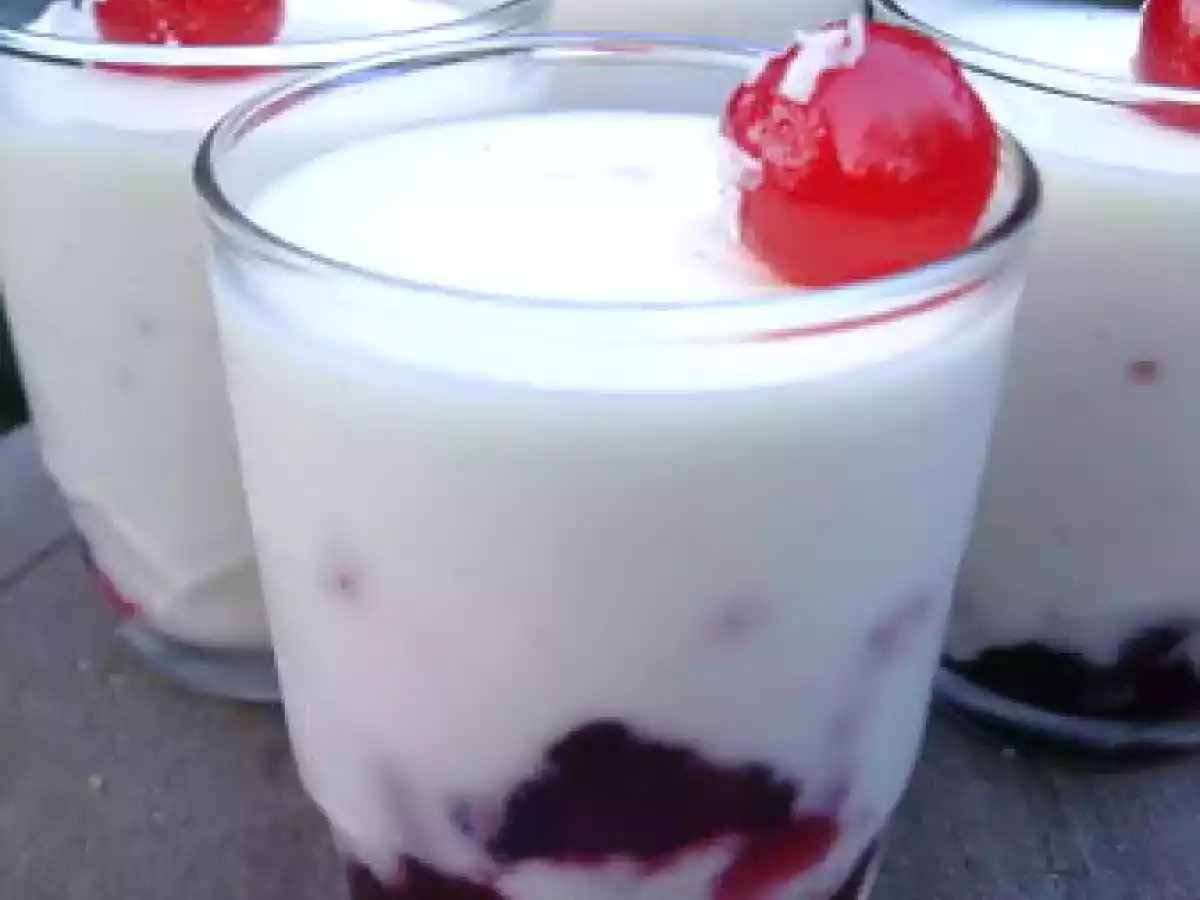Façon blanc manger : verrine coco-cerises