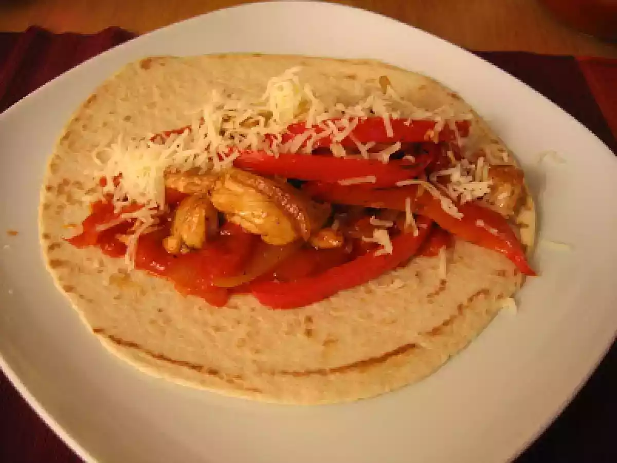 Fajitas au poulet & salsa maison improvisée
