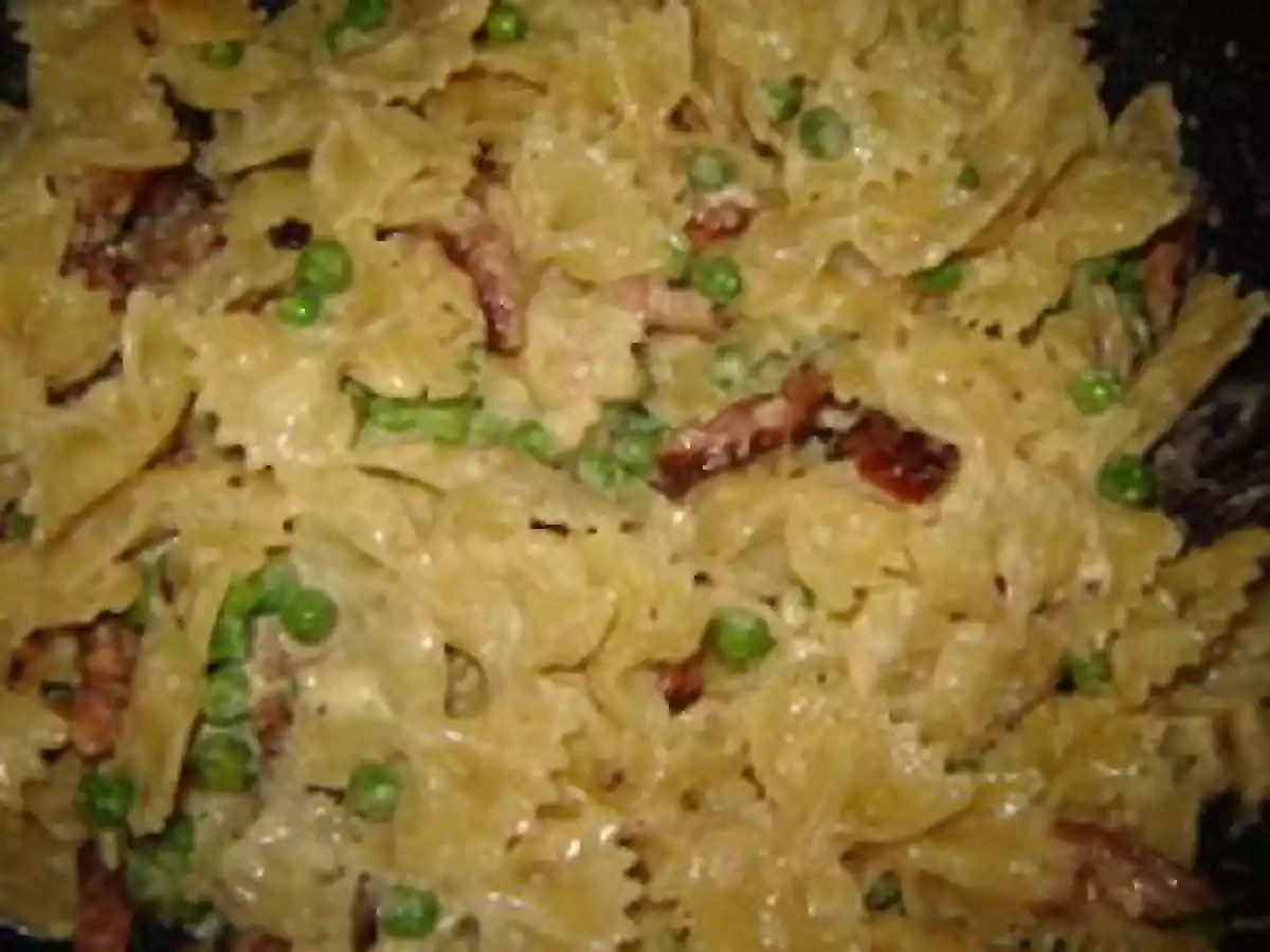 Farfalles à la carbonara et petits pois (Jamie Oliver)