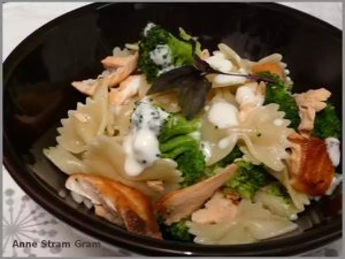 Farfalles au saumon et au brocoli