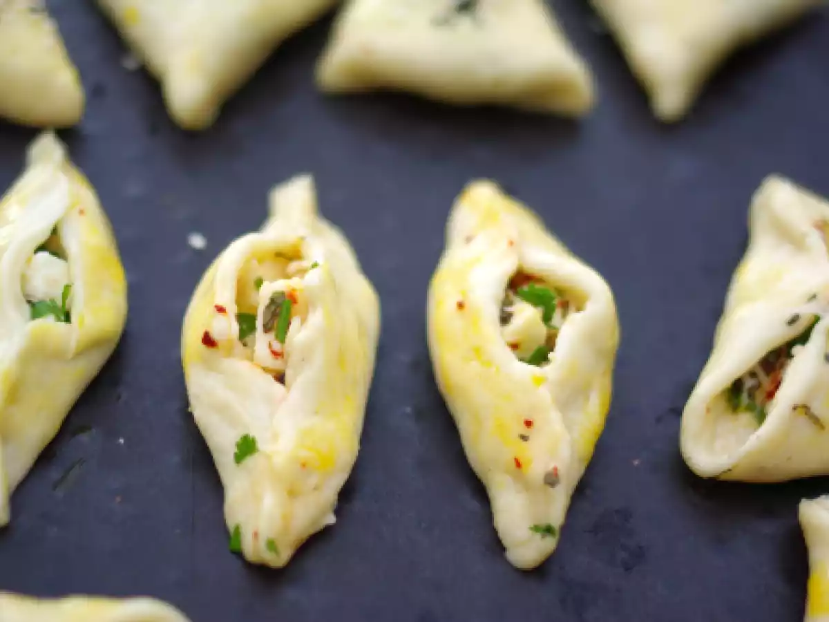 Fatayer bel jibneh - photo 2