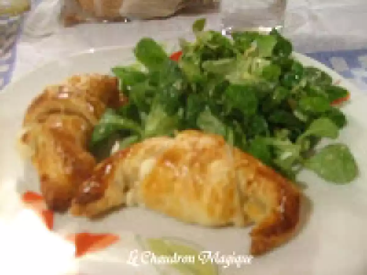 Faux croissants au jambon et à la sauce Béchamel.