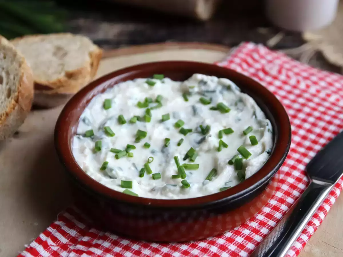 Faux-mage frais ail et fines herbes (le fromage vegan à base de soja !) - photo 2