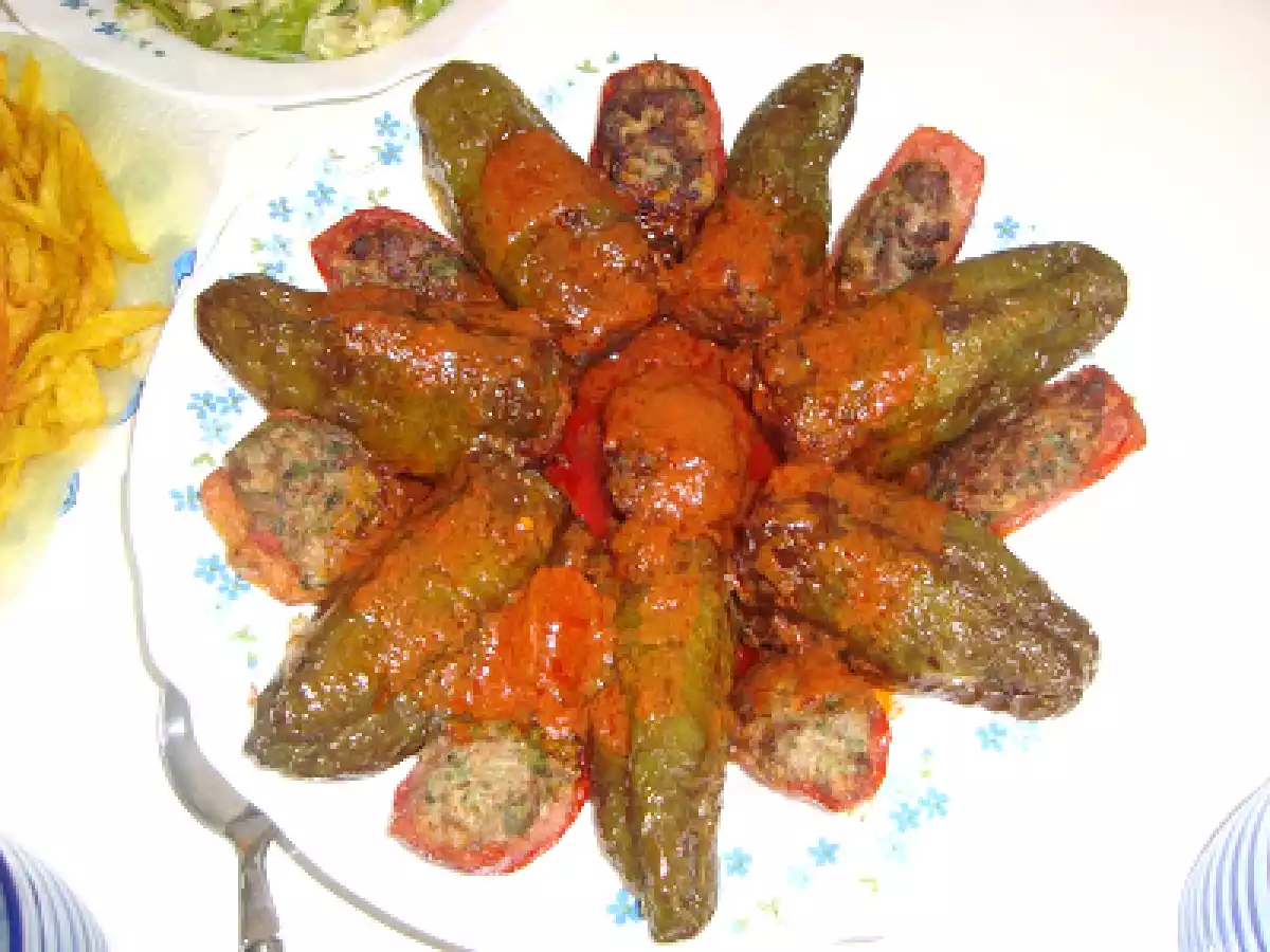 Felfel mehchi (poivrons farcis à la viande)