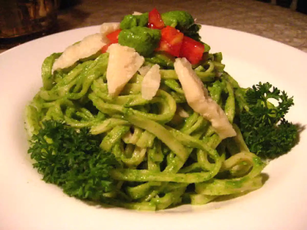 Fettuccine spinaci ou pâtes au pesto d'épinards - photo 2