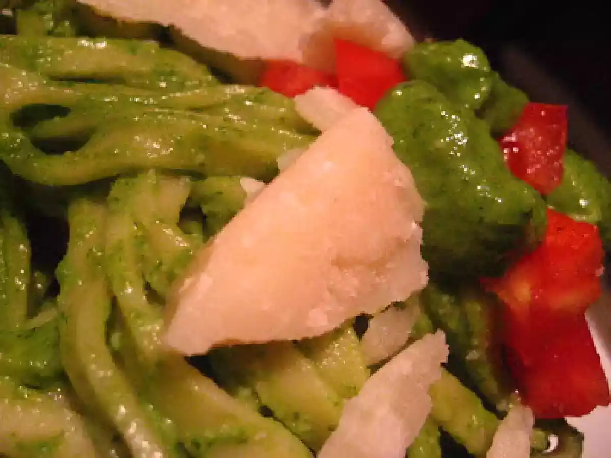 Fettuccine spinaci ou pâtes au pesto d'épinards - photo 4