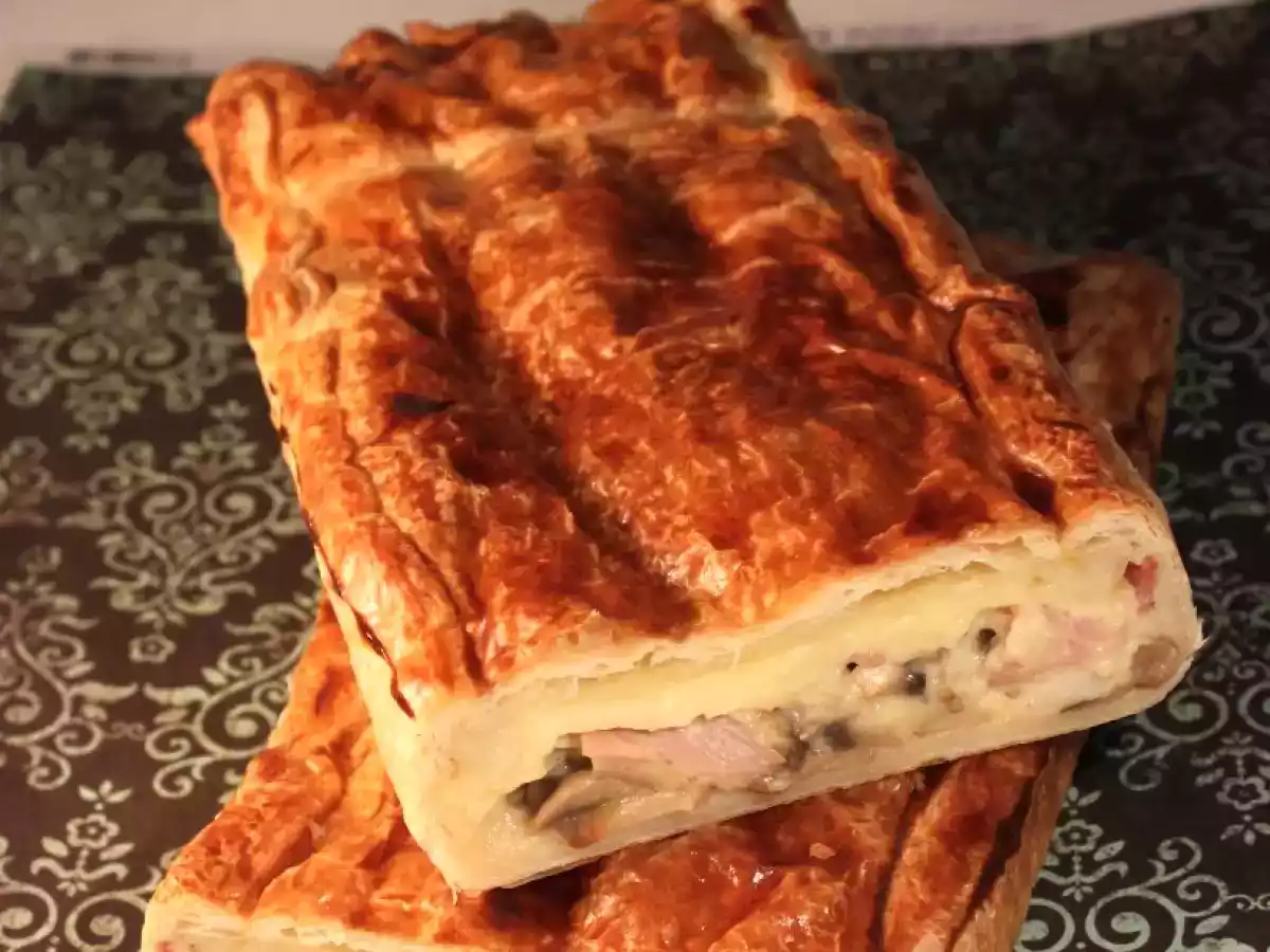 Feuilleté au jambon, aux champignons et à l’emmental