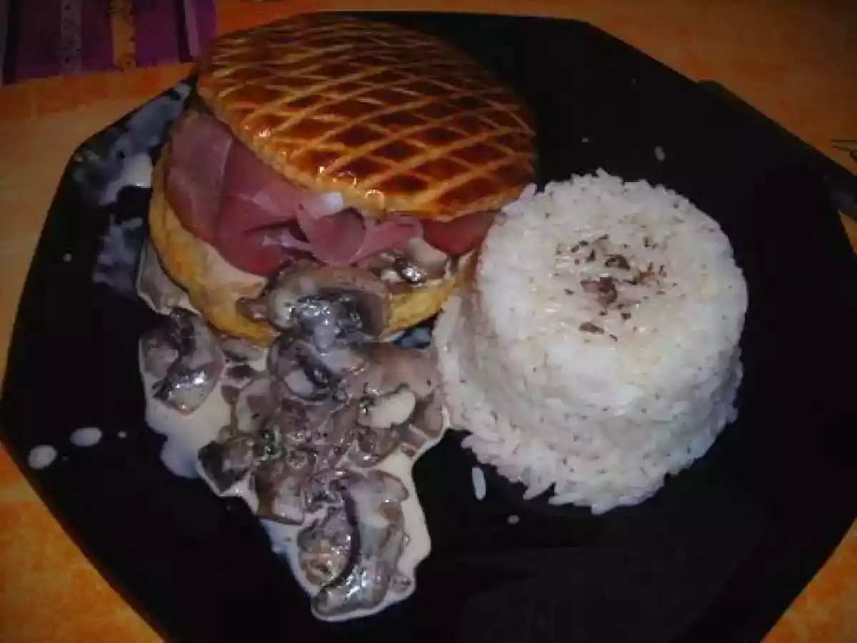 Feuilleté aux champignons et jambon cru fumé