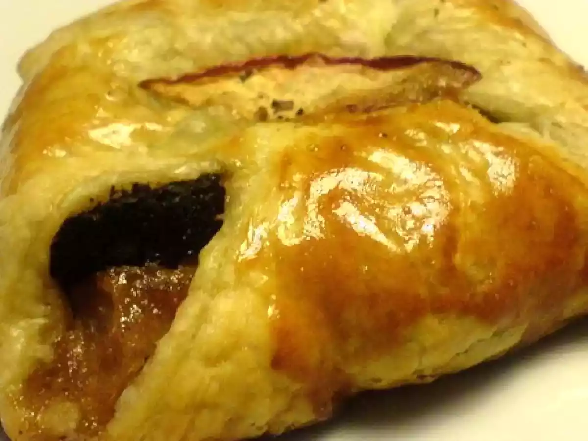 Feuilleté de Boudin Noir Sarthois au Wok Poires Pêche Gingembre