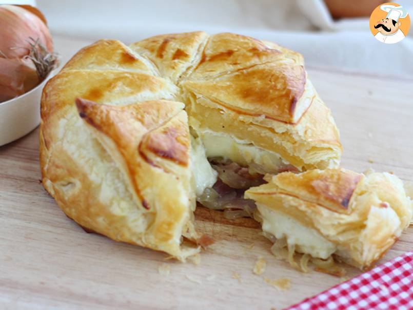 Feuilleté de camembert jambon et oignons