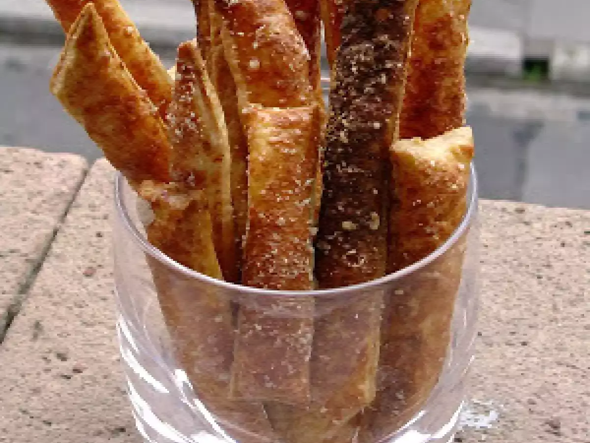 Feuilletés apéritifs au parmesan et au pavot