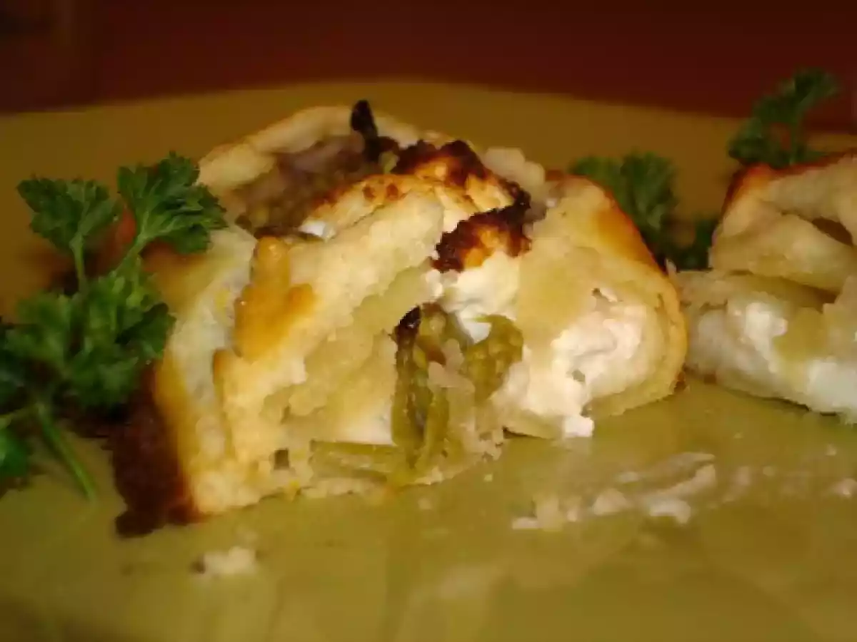 Feuilletés asperges des bois lardons chèvre - photo 4