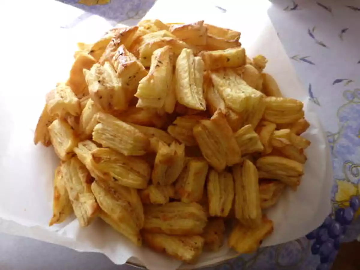 Feuilletés au parmesan noisettes et thym