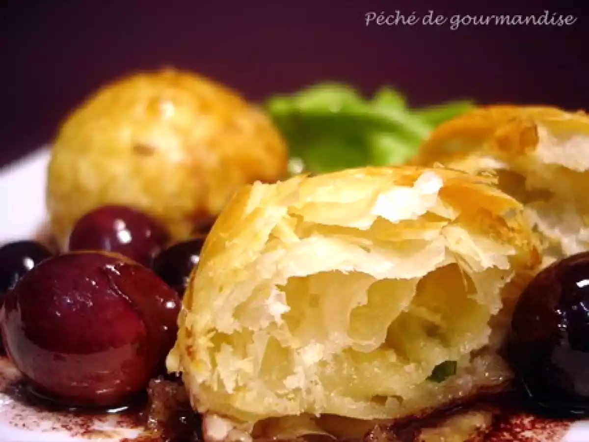 Feuilletés de chèvre sauce au raisin rouge - photo 3