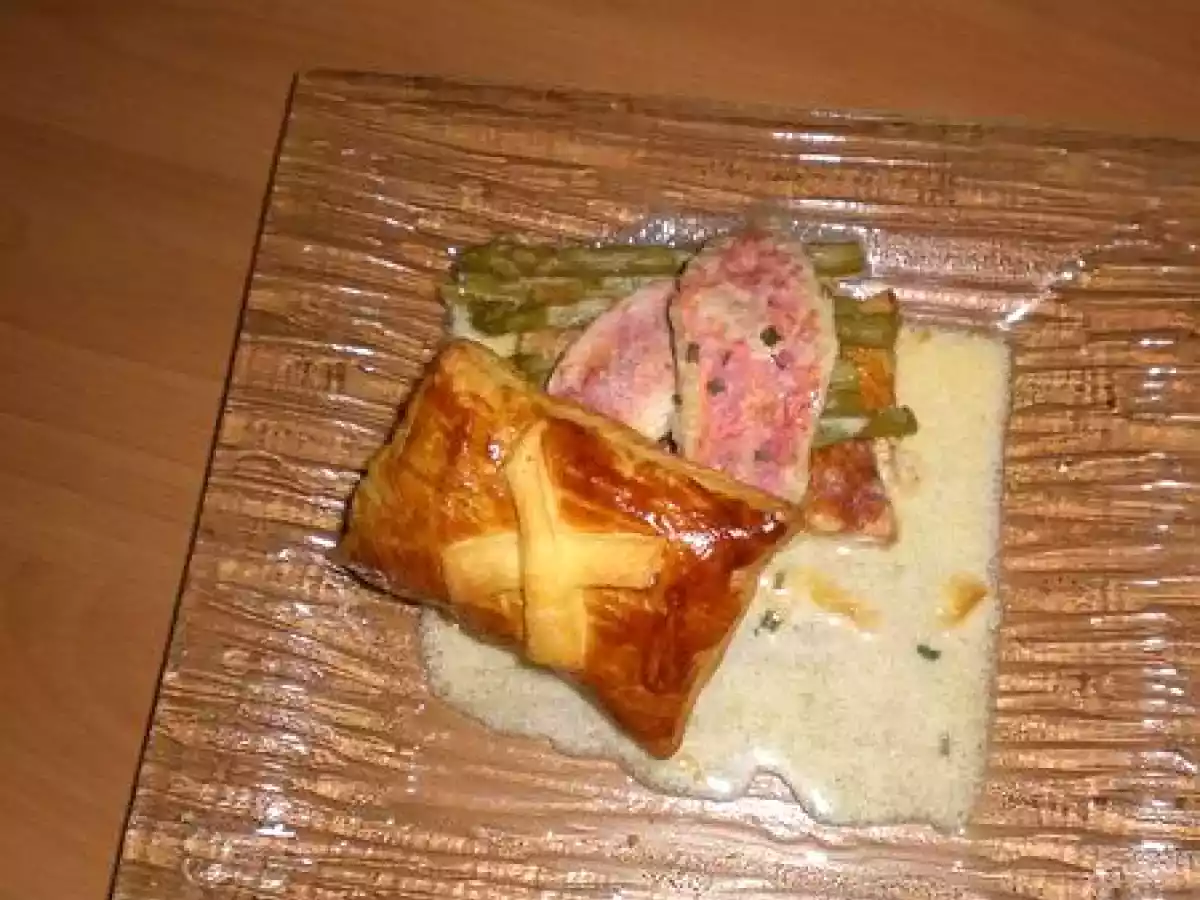 Feuilletés de rougets aux asperges et sa petite sauce