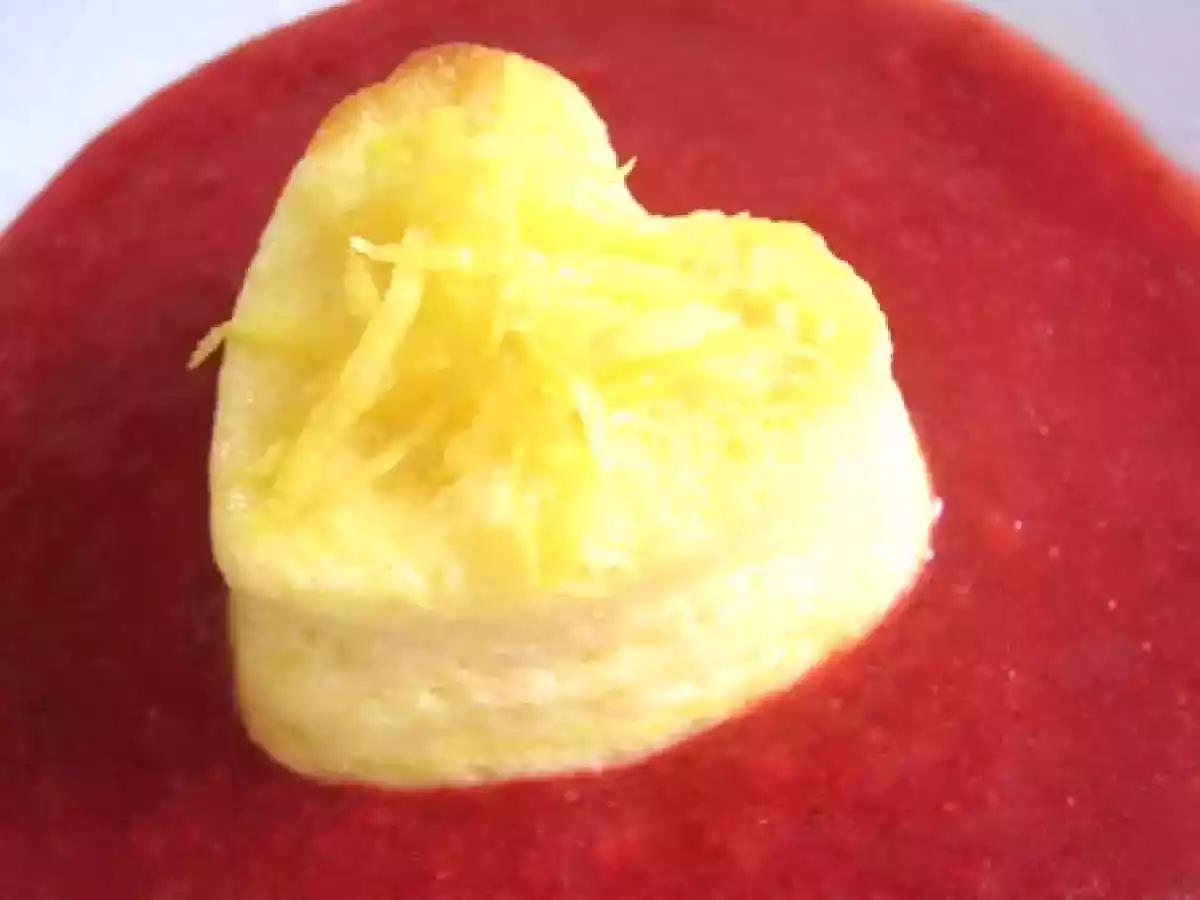 Fiadone sur coulis de fruits rouges - photo 2