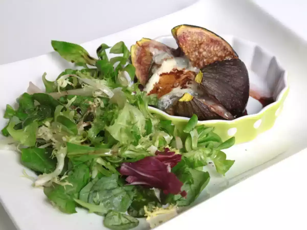 Figue rôtie au chèvre cendré & balsamique