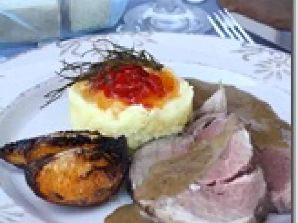 Filet d'Agneau aux 4 Epices, Purée de Patate Douce et Confiture de Poivron