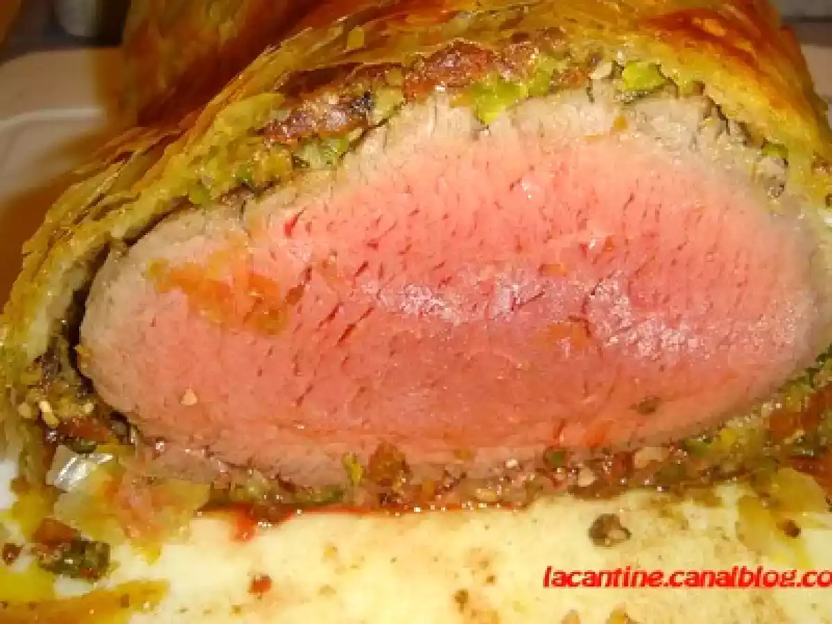 Filet de boeuf aux herbes en robe de filo - photo 2