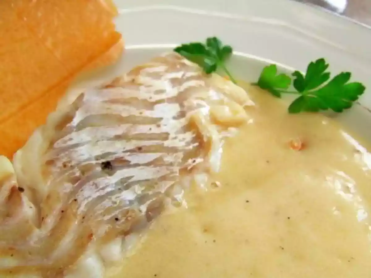 Filet de cabillaud, espuma de pommes de terre sarladaises - photo 2