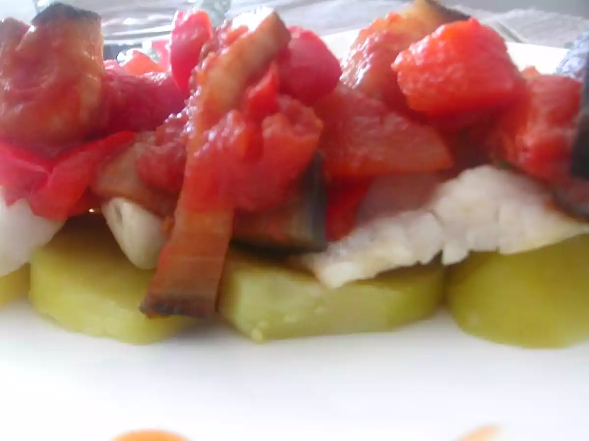 Filet de dorade et ratatouille sur un pavage de pommes de terre - photo 2