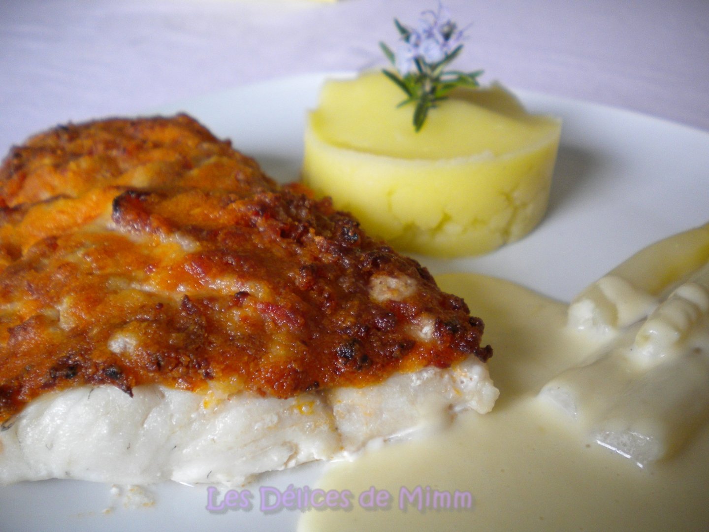 Filet de sandre en croûte de chorizo à la crème d’ail