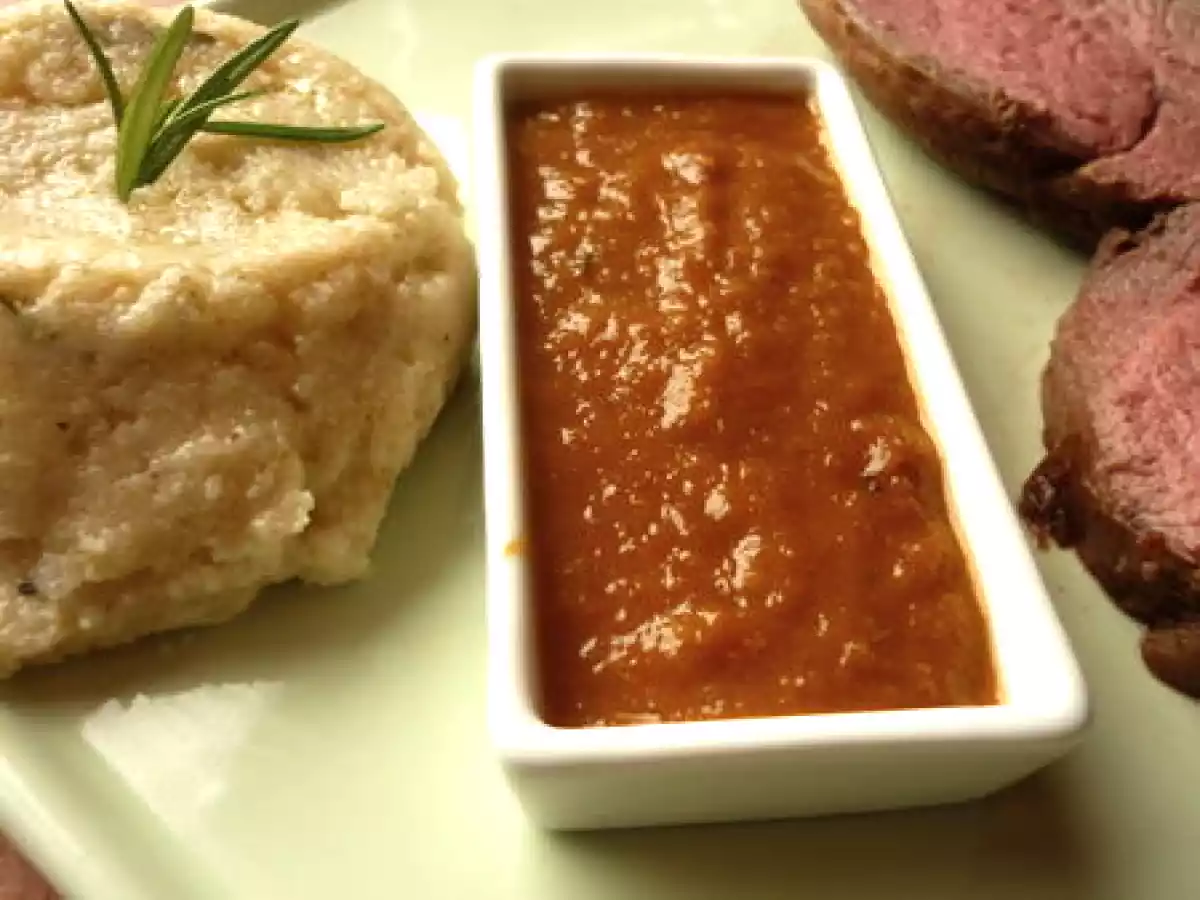 Filet de veau au romarin, gâteau de semoule de blé au romarin et parmesan