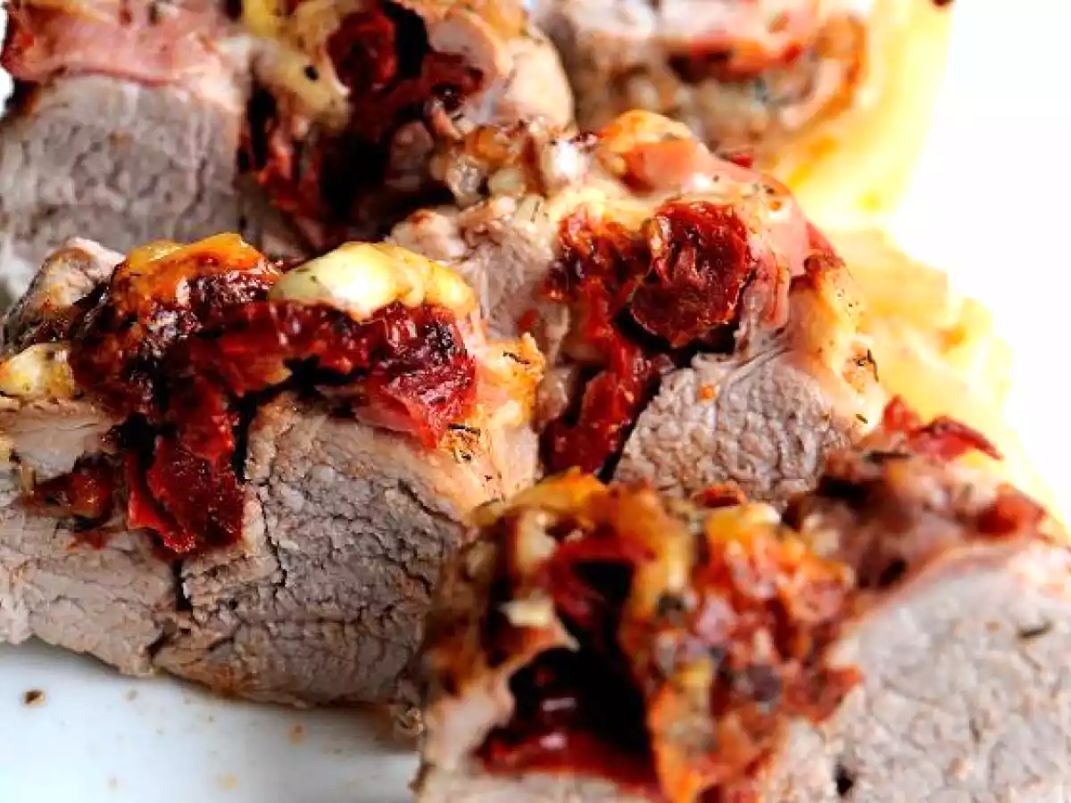 Filet mignon farcit à la mozzarella et tomates séchèes