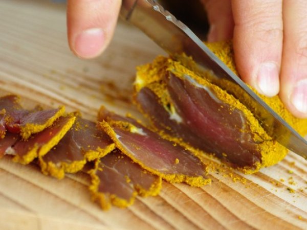Recette de filet mignon séché au poivre et curcuma