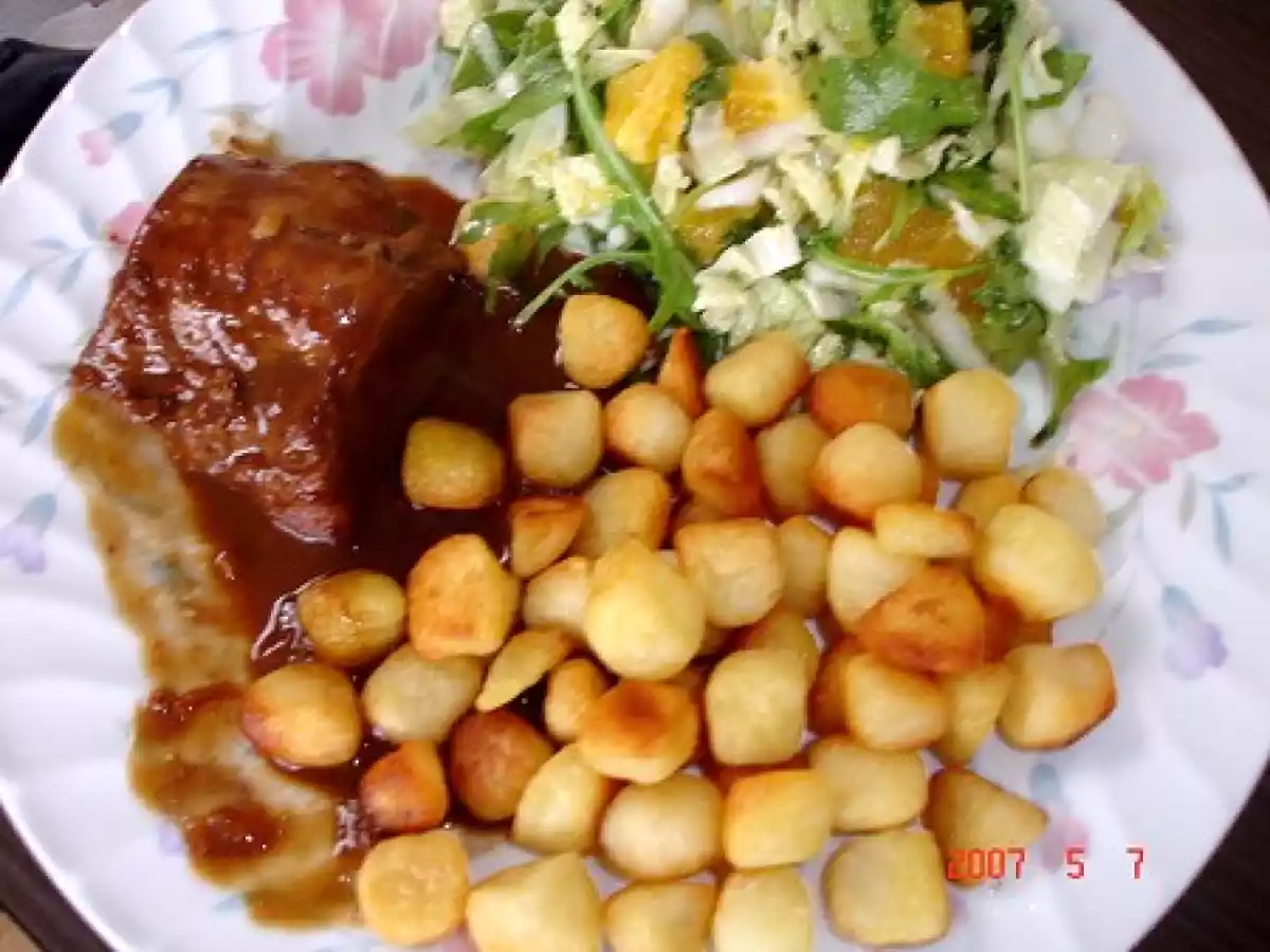 Filet pur de porc à la vanille, à l'orange, et chocolat noir, liée au pain d'épice