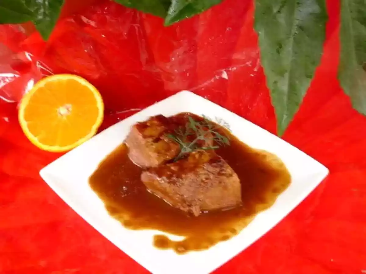 Filet pur de porc à la vanille, à l'orange, et chocolat noir, liée au pain d'épice - photo 3