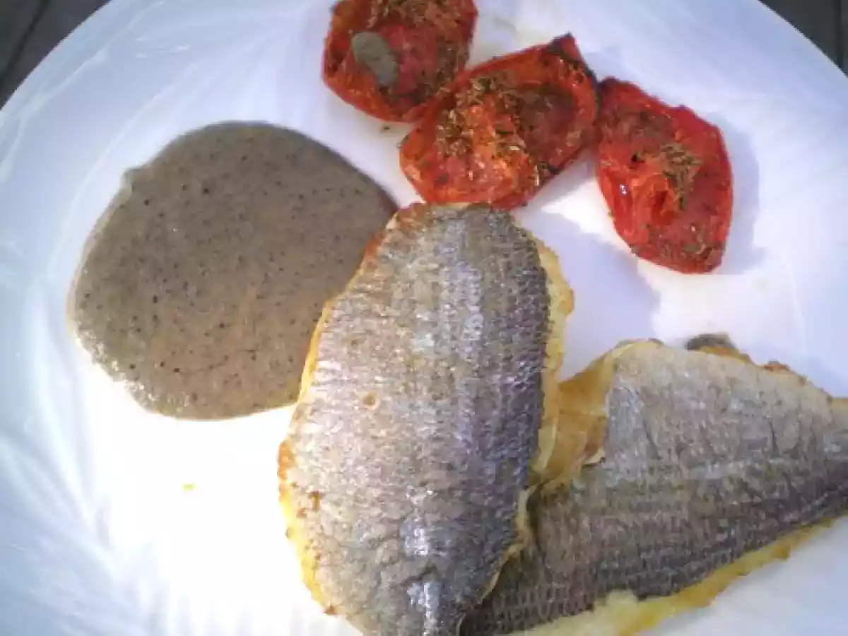 Filets de dorade au coulis d'olives noires