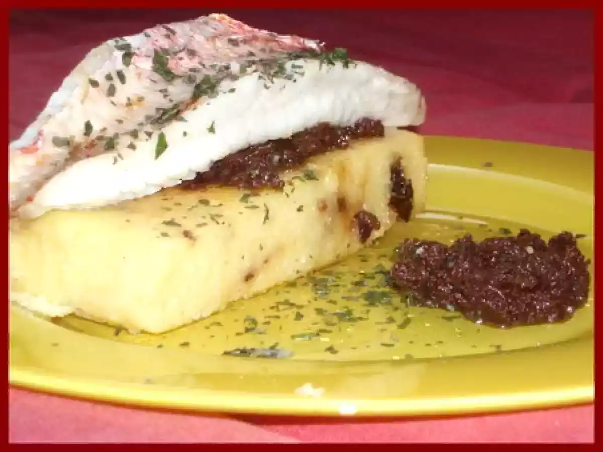 Filets de rouget poêlés, polenta aux tomates séchées