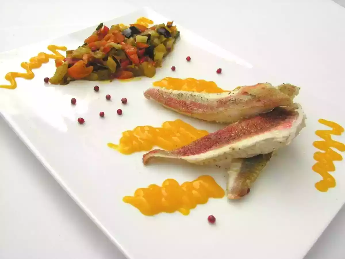 Filets de Rougets au Coulis de Mangue et Arlequin de légumes
