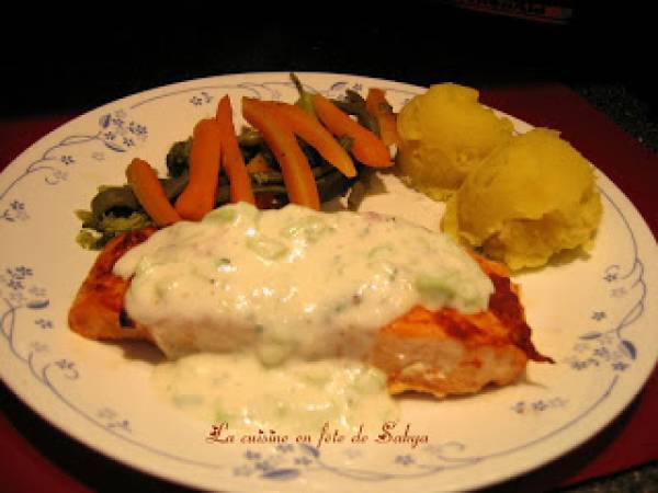 Filets de saumon au gingembre, sauce au yogourt