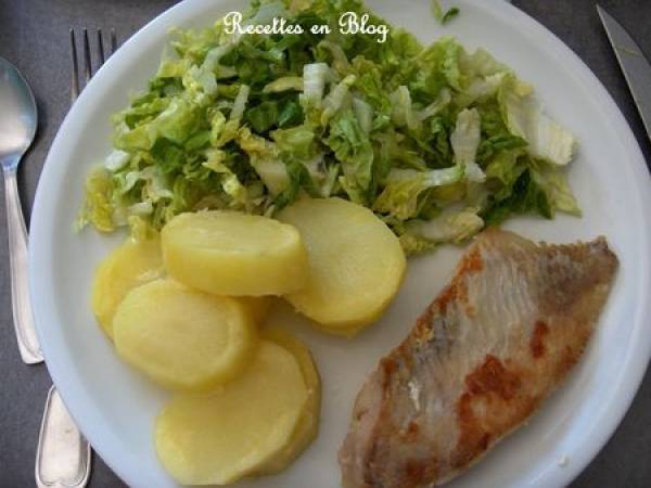 FILETS DE SEBASTE ACCOMPAGNES DE SALADE VERTE ET POMMES VAPEUR