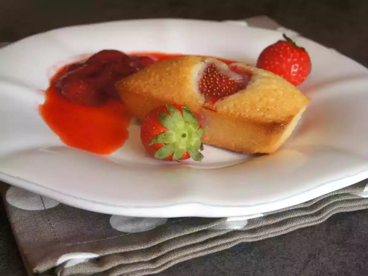 FINANCIER A LA FRAISE ET SA COMPOTÉE AU MIEL