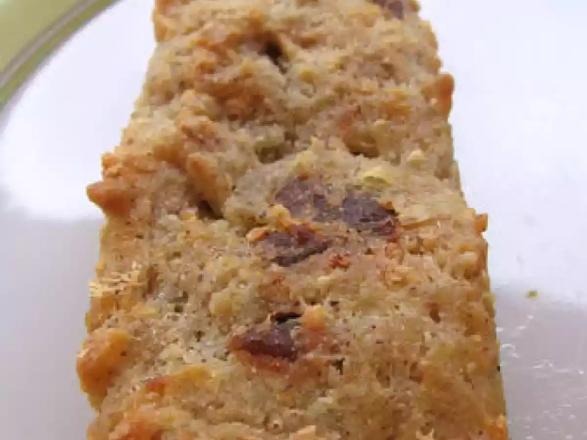 Financier salé aux noisettes et aux figues sèches