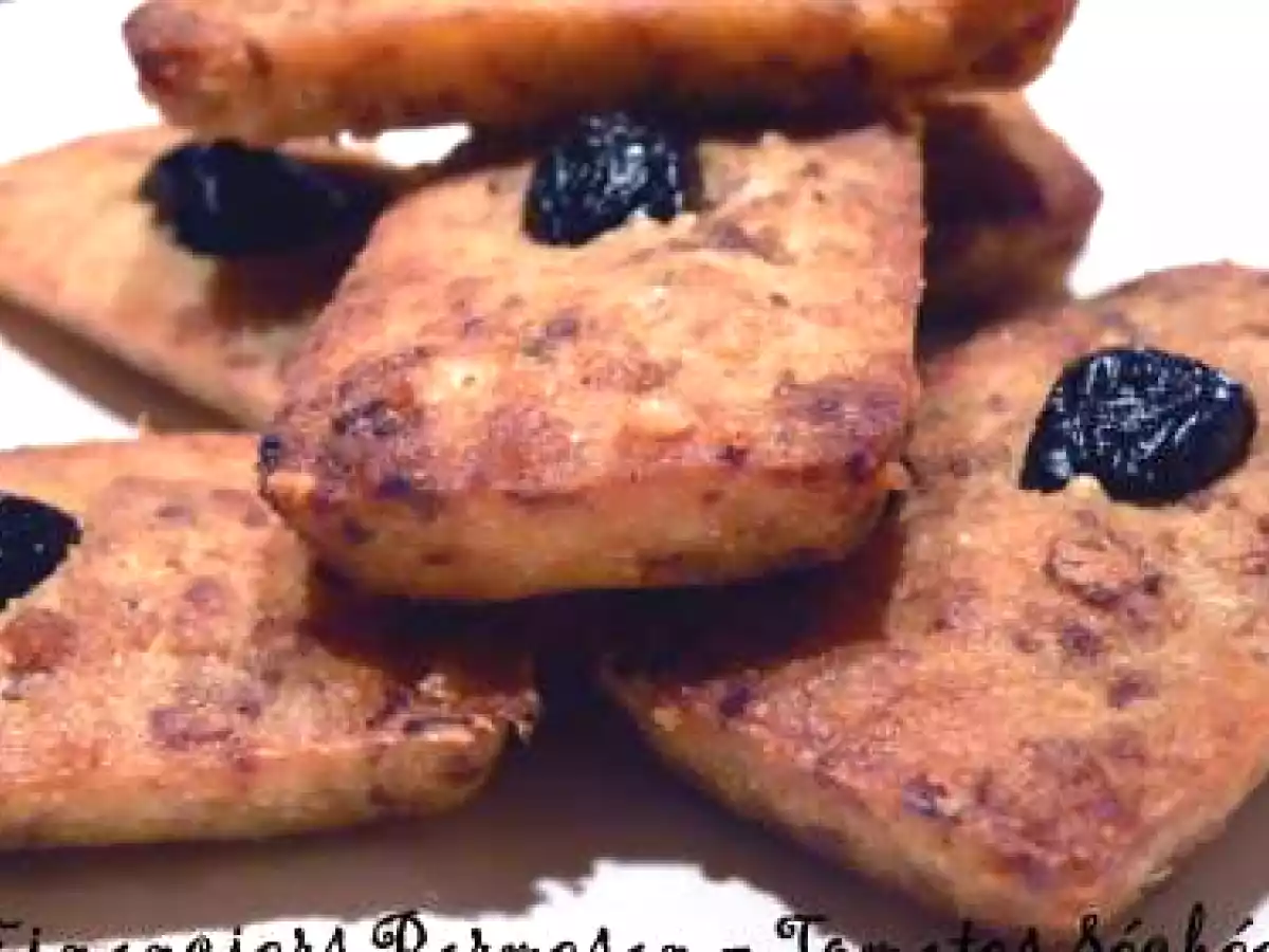 Financier salé tomate-parmesan-amande