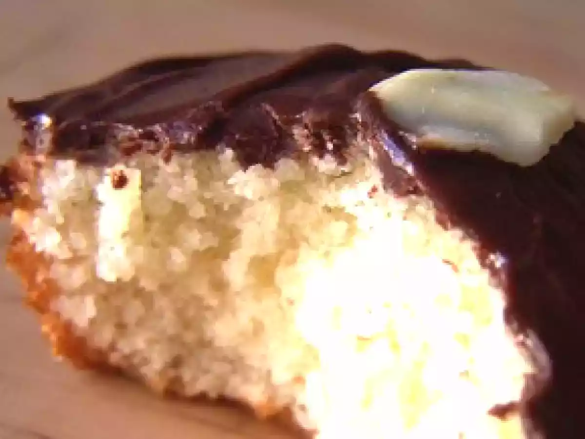 Financiers à l'Amaretto comme des cupcakes, avec du chocolat - photo 4