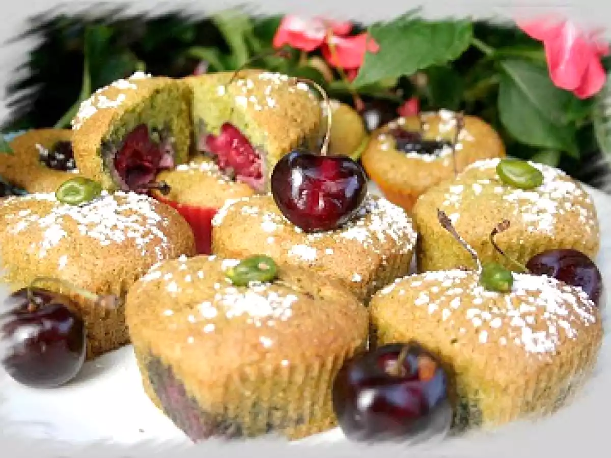 FINANCIERS AUX PISTACHES ET CERISES